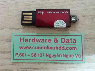 1-12 USB 4GB trong tình trạng đòi format
